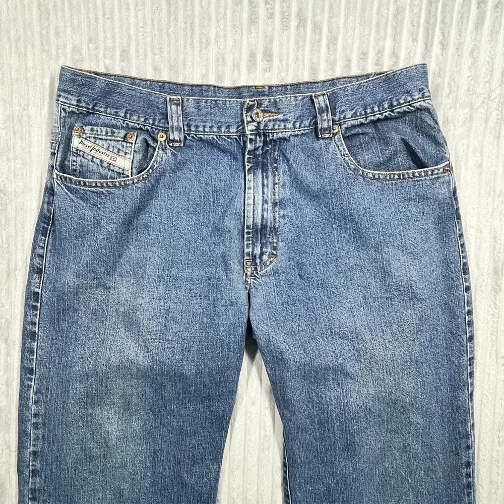 Diesel Jeans Men's 34x32 Straight Leg Medium Wash Preppy Comfort Stretch *Flaw